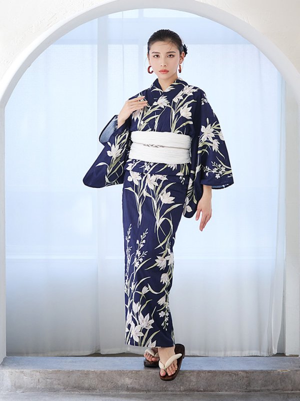 画像4: 【即日発送】ネイビー地x百合柄浴衣  【浴衣３点セット 浴衣/帯/下駄】[YMT]