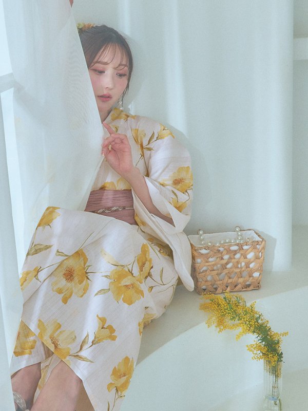 画像16: 【即日発送】白地にイエローの水彩花柄浴衣  【浴衣３点セット 浴衣/帯/下駄】[YMT]
