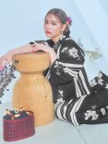 【即日発送！】ストライプ×フラワーレトロ浴衣  【浴衣３点セット 浴衣/帯/下駄】OBI-hira-100-ok-15-WxW / HIMO-900-yn-5-IV / HEKO-800-sb-5-W / YA-1027-wk-PL / GETA-02-ok-4-MOC[YMT]