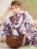 白地×ピンクの蓮の花浴衣 OBI-siwa-201-wk-1-LV / HIMO-902-kj-5-RosePK / HEKO-800-sb-5-W / YA-1027-wk-PL / GETA-02-ok-8-RoseP[YMT]