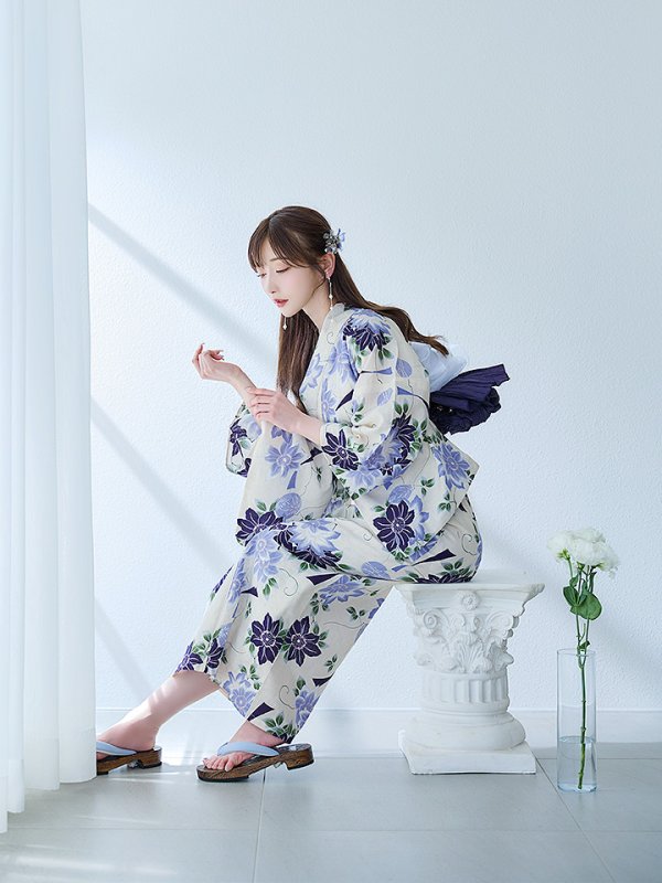 画像10: 【即日発送】白地に凛と咲くクレマチス柄浴衣  【浴衣３点セット 浴衣/帯/下駄】[YMT]