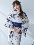 【即日発送】白地に凛と咲くクレマチス柄浴衣  【浴衣３点セット 浴衣/帯/下駄】[OF04]