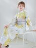 画像1: ヘルシー油彩牡丹浴衣  【浴衣３点セット 浴衣/帯/下駄】OBI-g-500-kj-7-GYGE / HIMO-900-yn-7-MOC / HEKO-800-sb-11-MOC / YA-1026-kn-W / GETA-01-kj-5-MOC/ [YMT] (1)