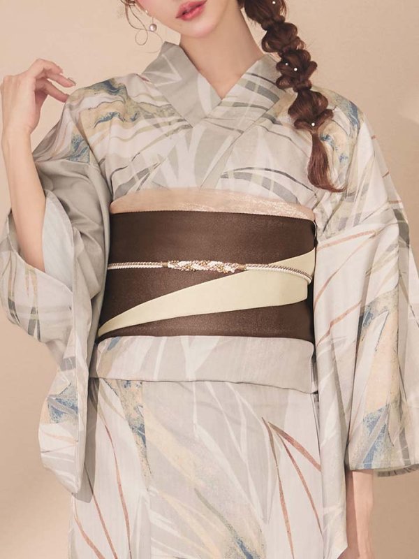 モデル：明日花キララ 身長：162cm 着用サイズ：Fサイズ