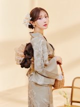 ニュアンスフラワーベージュ浴衣【浴衣３点セット 浴衣/帯/下駄】OBI-siwa-200-kj-9-BR / HIMO-900-yn-7-MOC / HEKO-800-sb-3-BR / YA-496-kj-W / GETA-01-kj-5-MOC/  [YMT]