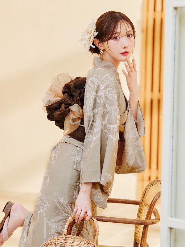 モデル：菅野結以　身長：163cm