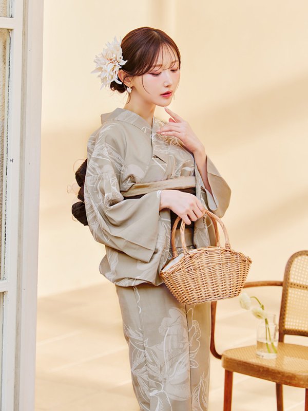 モデル：菅野結以　身長：163cm