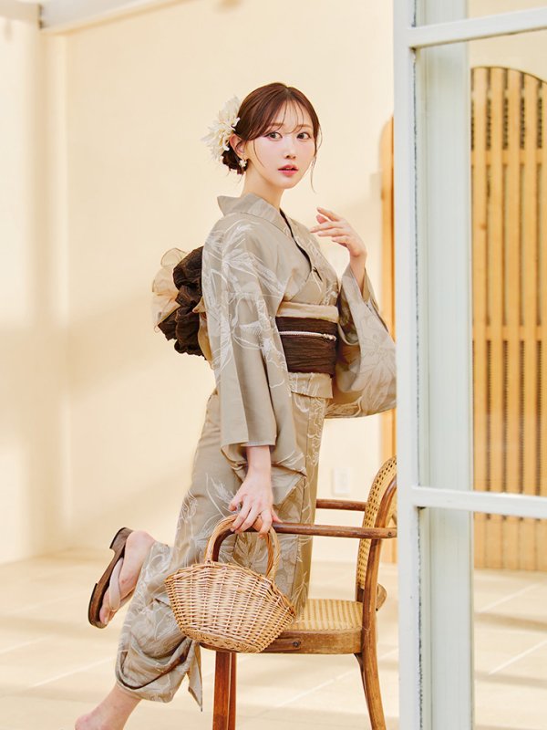 モデル：菅野結以　身長：163cm