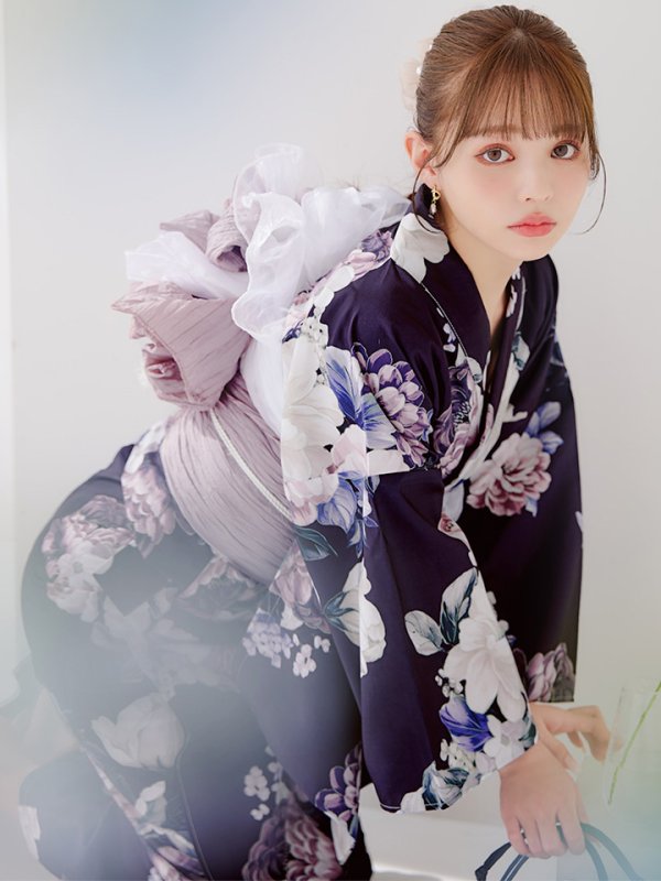 画像1: クラシカルフラワーブーケ浴衣 OBI-siwa-200-kj-11-Rose / HIMO-906-yn-PEARL / HEKO-800-sb-5-W / YA-1071-kn-P / GETA-01-kj-3-I [YMT]
