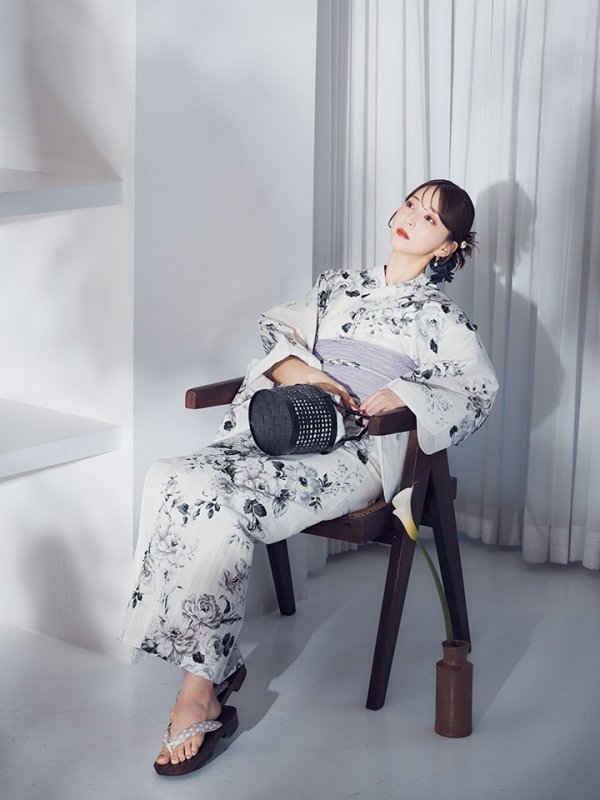 画像10: 【即日発送】モノトーンフラワー浴衣  【浴衣３点セット 浴衣/帯/下駄】[OF04]