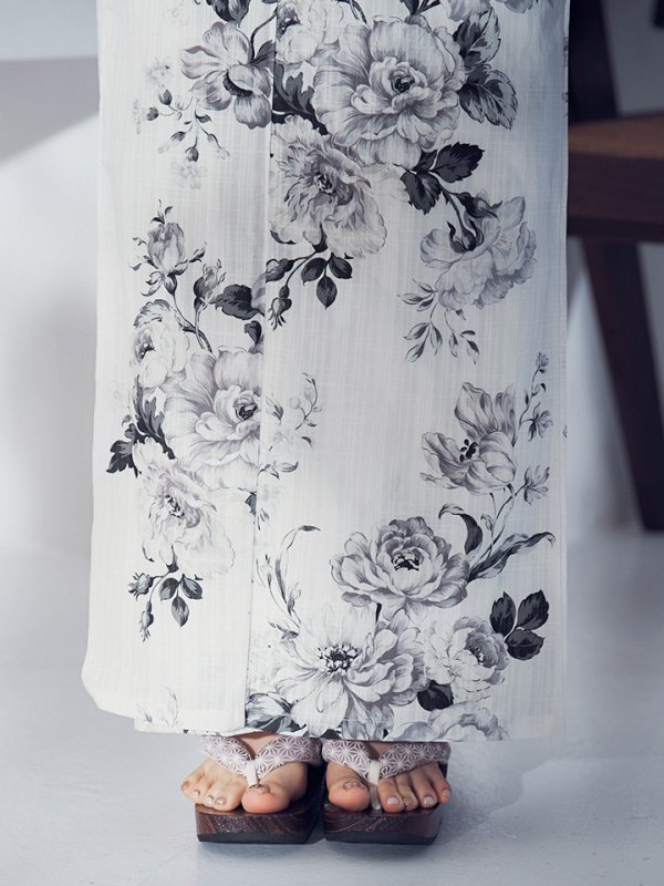 画像18: 【即日発送】モノトーンフラワー浴衣  【浴衣３点セット 浴衣/帯/下駄】[OF04]