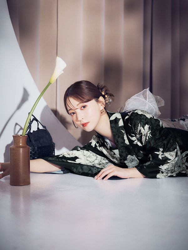 画像11: 【即日発送】ブラック線画フラワー浴衣  【浴衣３点セット 浴衣/帯/下駄】[OF04]