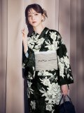 【予約 / 5月下旬発送予定】ブラック線画フラワー浴衣 OBI-siwa-204-wk-8-BE / HIMO-900-yn-1-B / HEKO-800-sb-5-W / YA-1016-kj-CL / GETA-02-ok-4-MOC/ [yo/OF01]