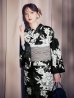 画像1: ブラック線画フラワー浴衣  【浴衣３点セット 浴衣/帯/下駄】OBI-siwa-204-wk-8-BE / HIMO-900-yn-1-B / HEKO-800-sb-5-W / YA-1016-kj-CL / GETA-02-ok-4-MOC/ [YMT] (1)