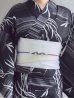 画像23: 【即日発送】モノトーン和柄柳浴衣【浴衣３点セット 浴衣/帯/下駄】[OF04] (23)