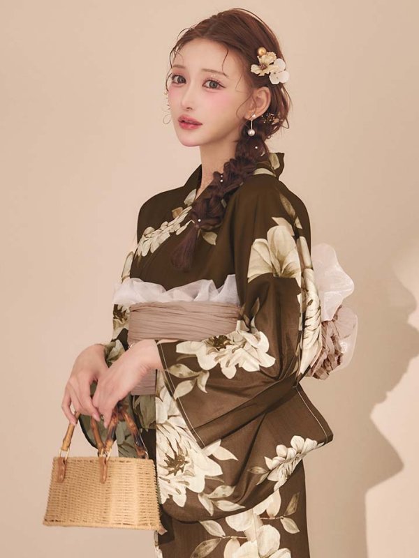 モデル：明日花キララ 身長：162cm 着用サイズ：Fサイズ