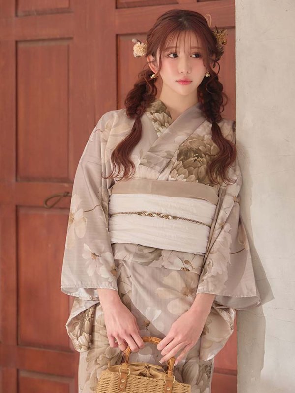 モデル：神楽ゆあ　身長：167cm　着用サイズ：Fサイズ