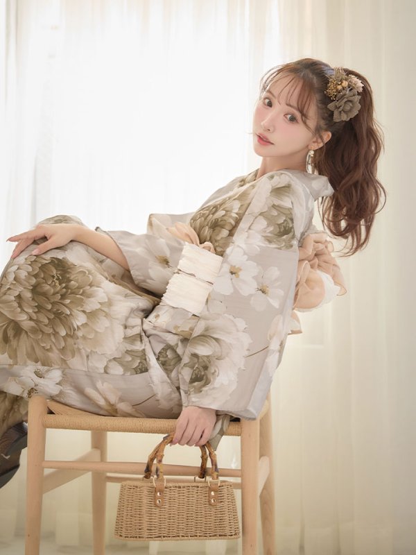 モデル：三上悠亜　身長：159cm　着用サイズ：Fサイズ