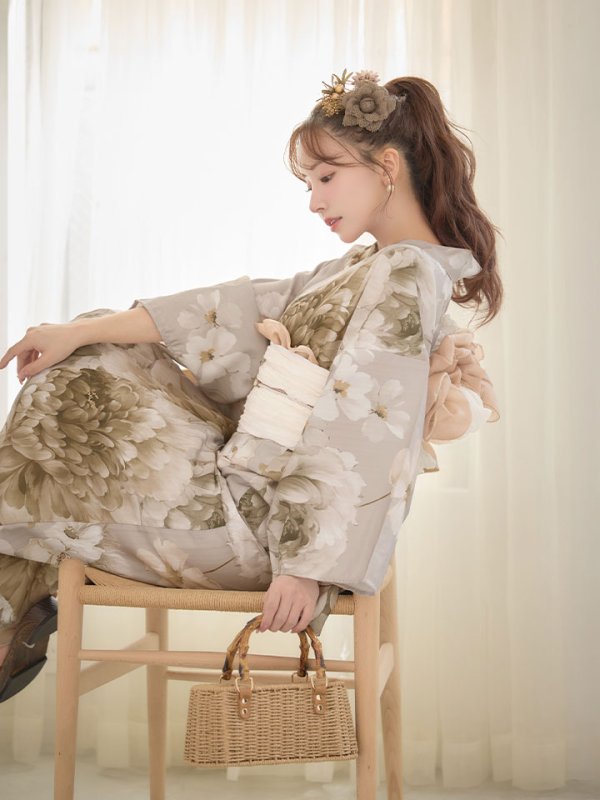 モデル：三上悠亜　身長：159cm　着用サイズ：Fサイズ