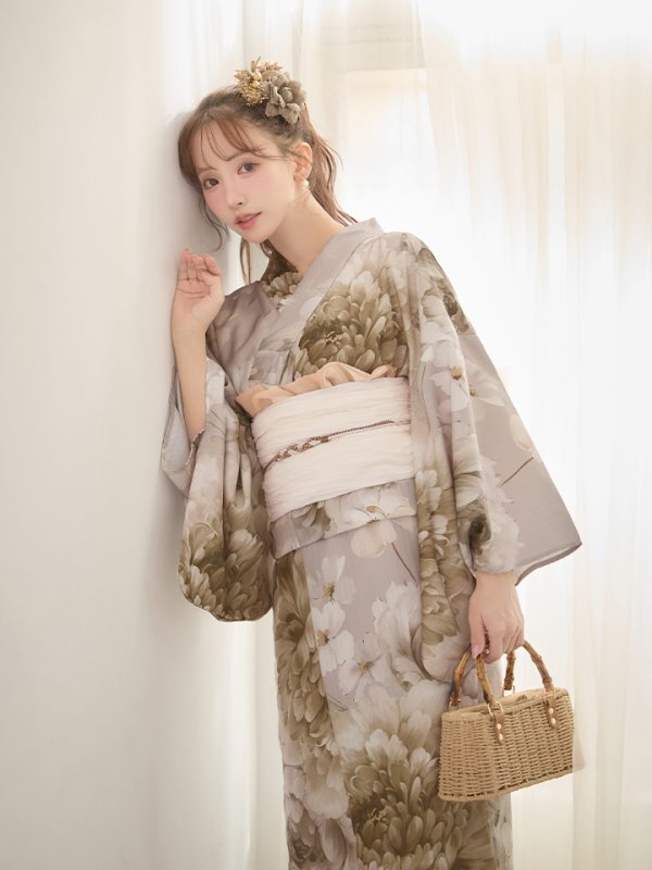 モデル：三上悠亜　身長：159cm　着用サイズ：Fサイズ