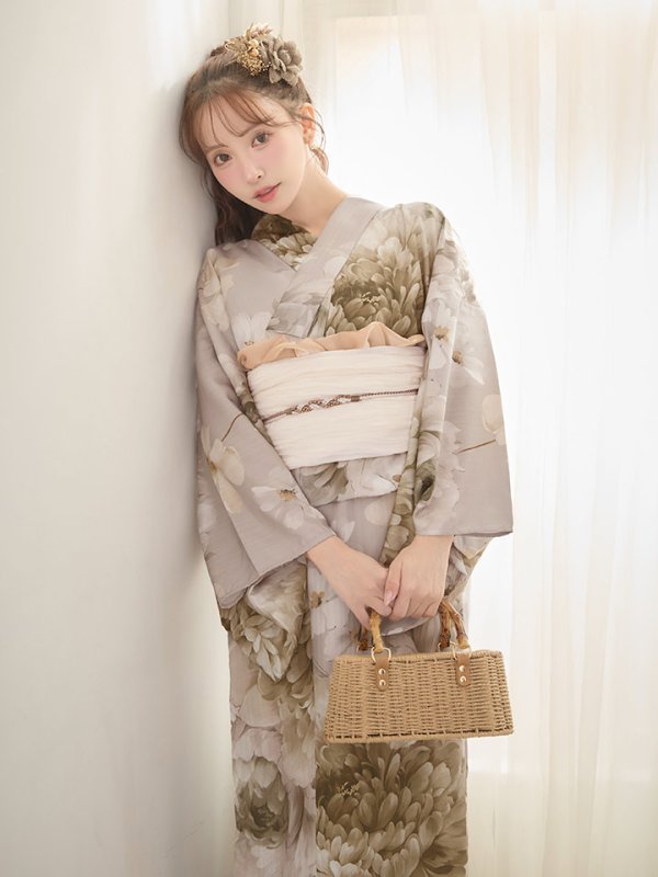 モデル：三上悠亜　身長：159cm　着用サイズ：Fサイズ