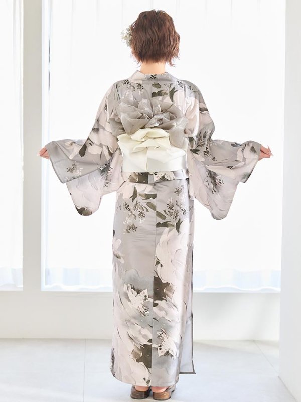 モデル：ななみん　着用サイズ：Fサイズ