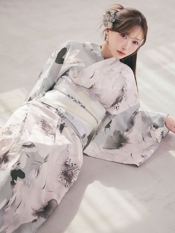 モデル：菅野結以 身長：163cm 着用サイズ：Fサイズ