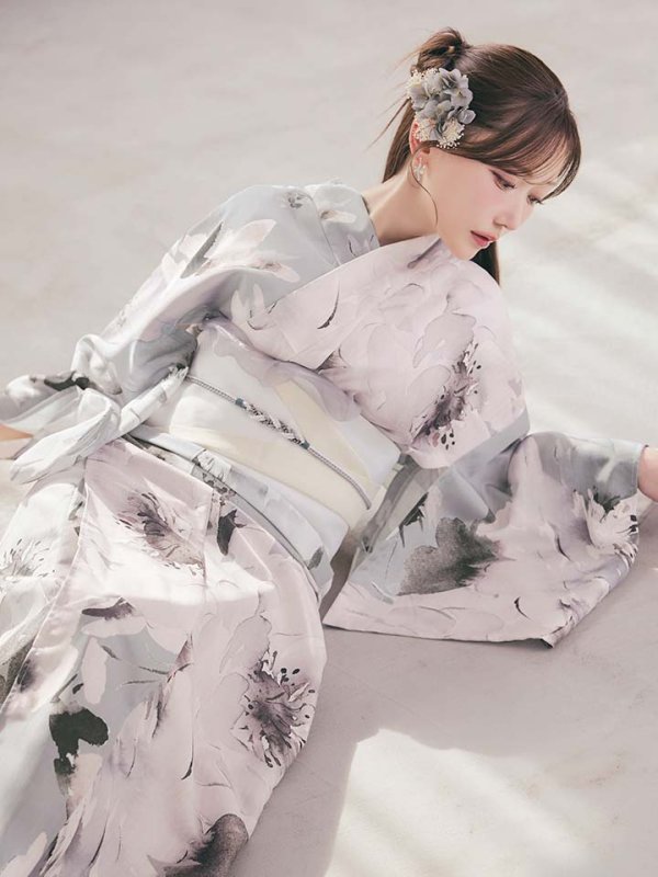 モデル：菅野結以 身長：163cm 着用サイズ：Fサイズ