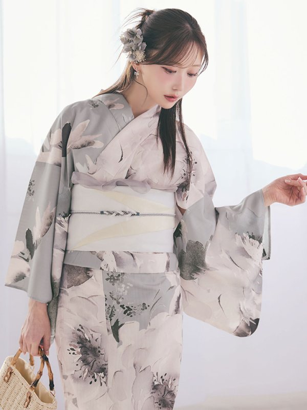 モデル：菅野結以 身長：163cm 着用サイズ：Fサイズ