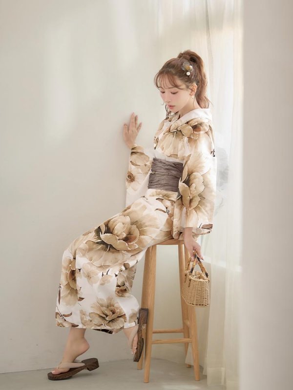 モデル：三上悠亜 身長：159cm 着用サイズ：Fサイズ