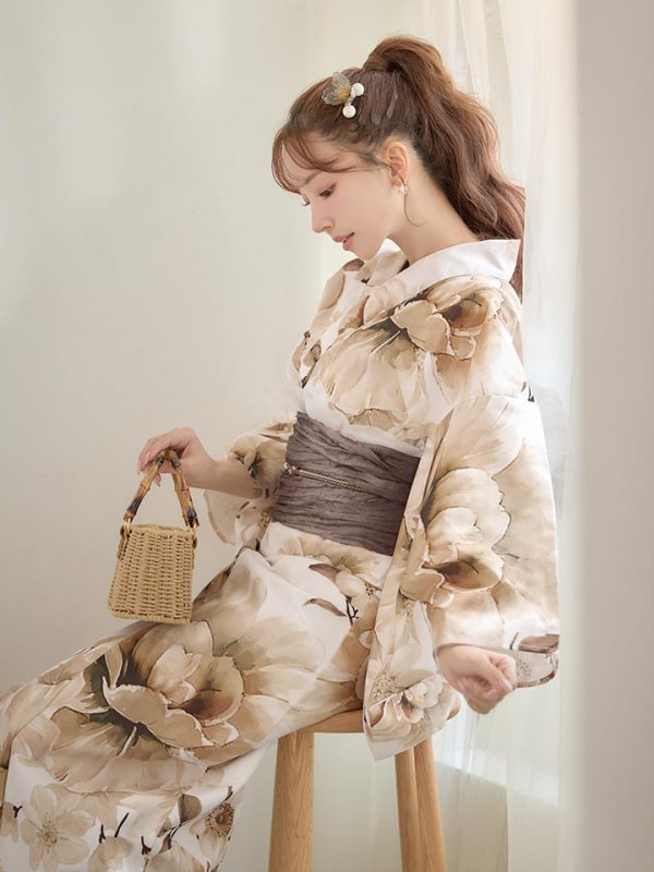 モデル：三上悠亜　身長：159cm　着用サイズ：Fサイズ