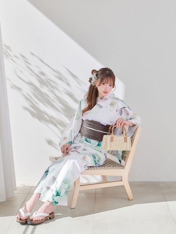 モデル：いおり 身長：164cm 着用サイズ：Fサイズ