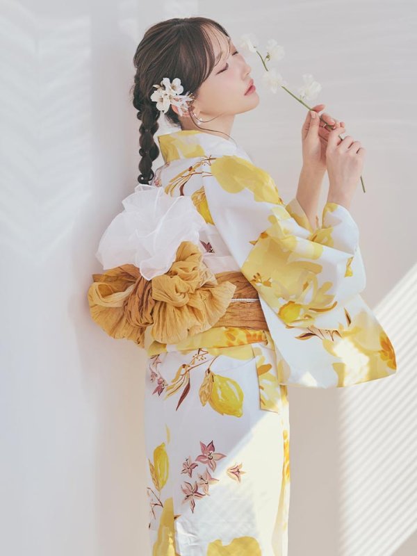 モデル：菅野結以　身長：163cm