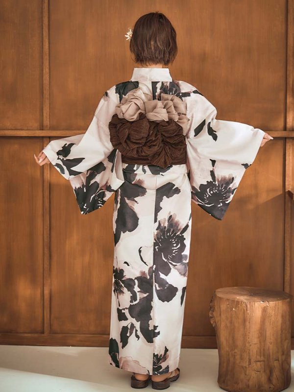 モデル：ななみん　着用サイズ：Fサイズ