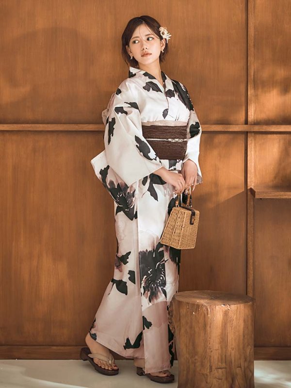 モデル：ななみん　着用サイズ：Fサイズ