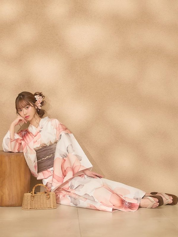 モデル：にじほ　身長：159cm　着用サイズ：Fサイズ