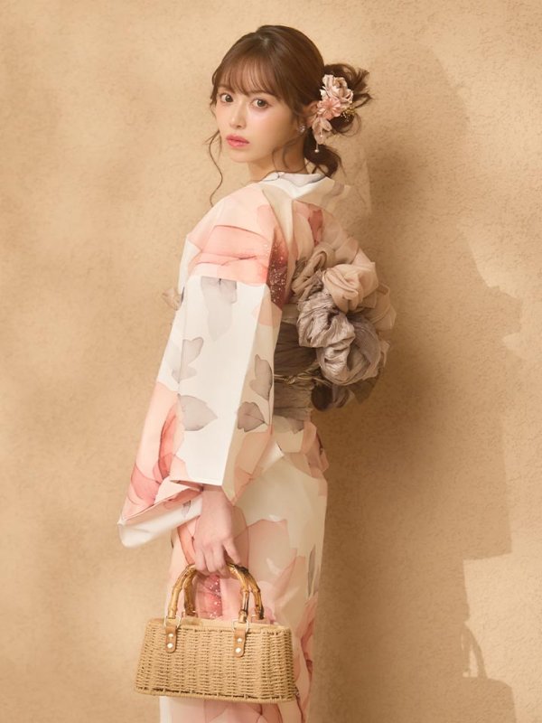 モデル：にじほ　身長：159cm　着用サイズ：Fサイズ