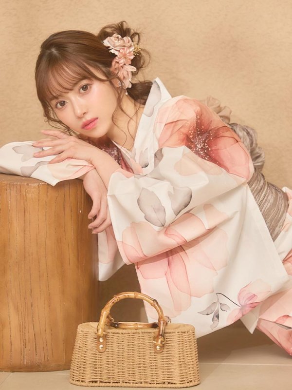 モデル：にじほ　身長：159cm　着用サイズ：Fサイズ