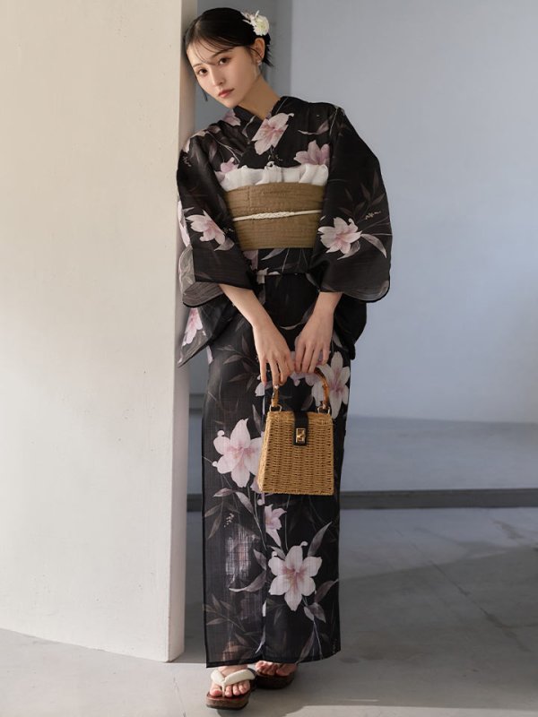 画像2: 送料無料！ホワイトリリー黒地浴衣【浴衣３点セット 浴衣/帯/下駄】[OF04]【予約 / 6月中旬発送予定】