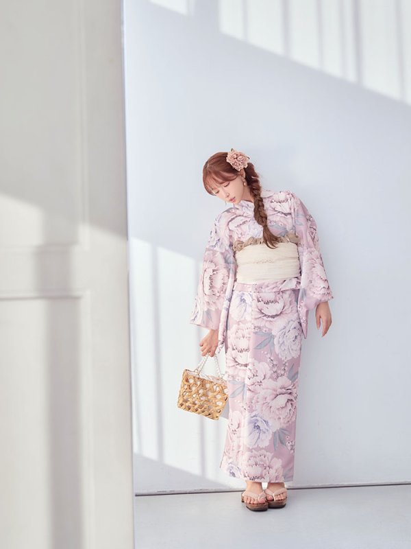 モデル：三上悠亜　身長：159cm　着用サイズ：Fサイズ