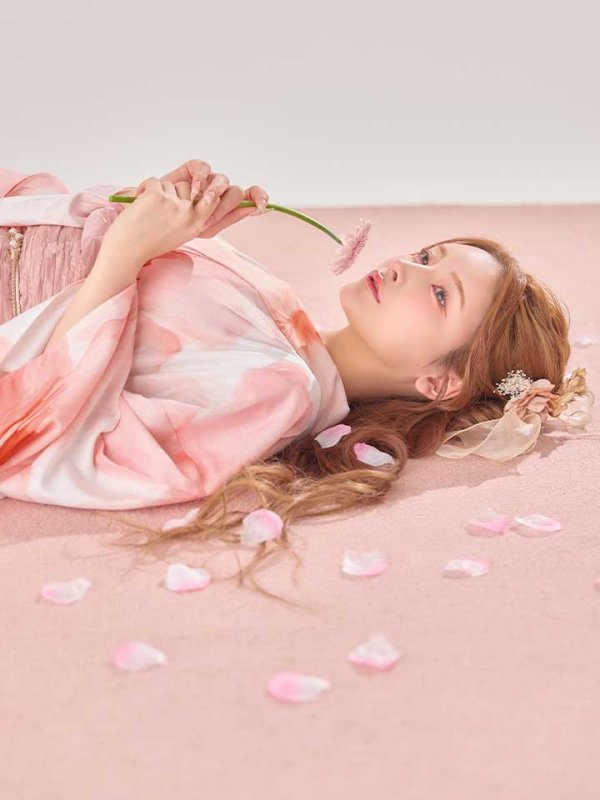 モデル：天海りこ　身長：156cm  着用サイズ：Fサイズ