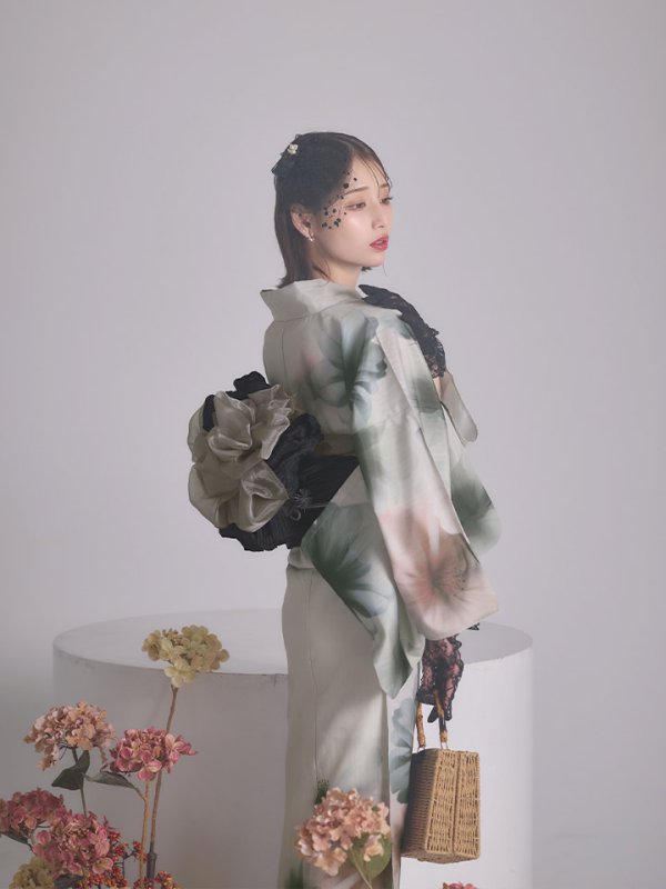 モデル：天海りこ　身長：156cm　着用サイズ：Fサイズ