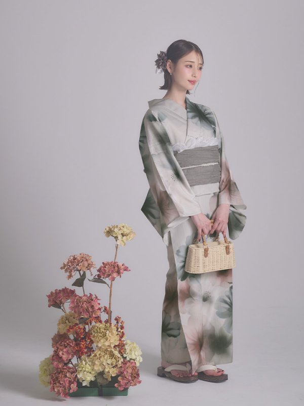 モデル：天海りこ　身長：156cm　着用サイズ：Fサイズ