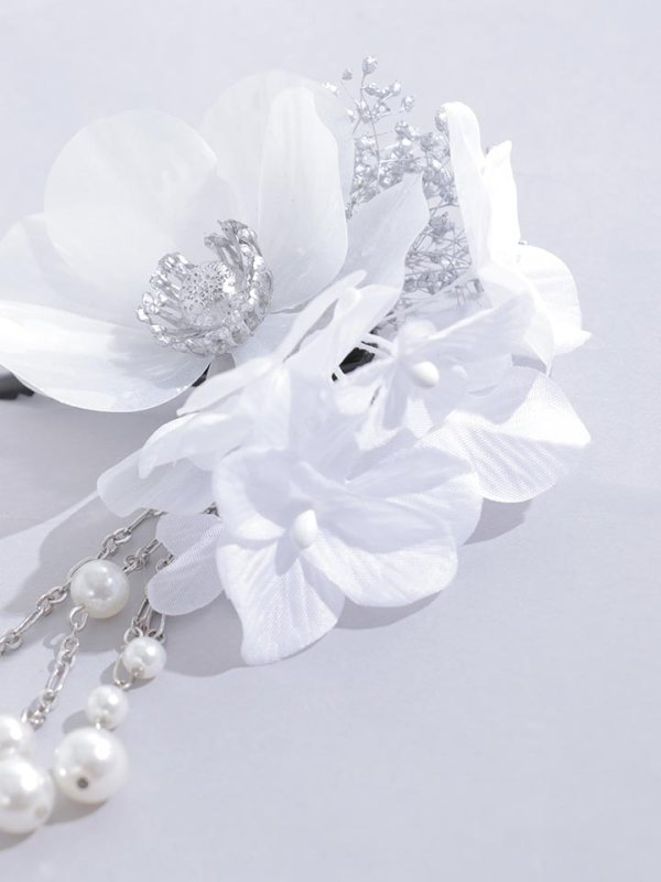 コサージュ ホワイト