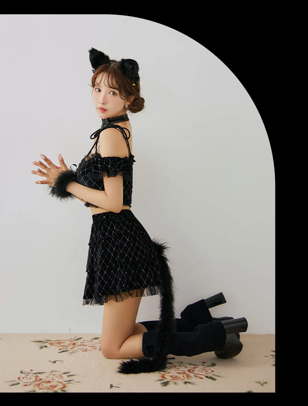 三上悠亜&ももかが着る、盛れる最新ハロウィンコスプレ4LOOK10