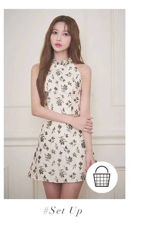 小花柄 / フローラルセットアップ / セットアップドレス / 大人可愛い / 甘すぎない / きれいめ / 春コーデ / モード寄り / キャバドレス / 洗練スタイル