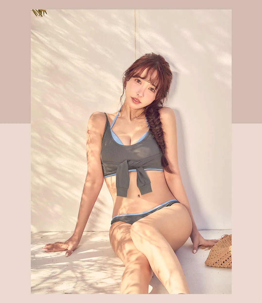 三上悠亜が着る、バイカラー水着-4