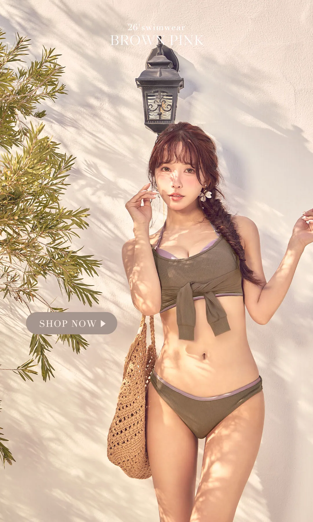 三上悠亜が着る、バイカラー水着-3