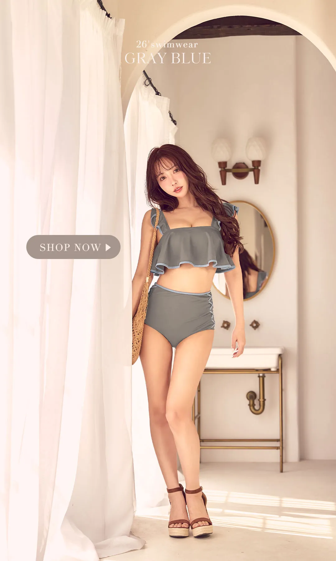 三上悠亜が着る、バイカラー水着-3