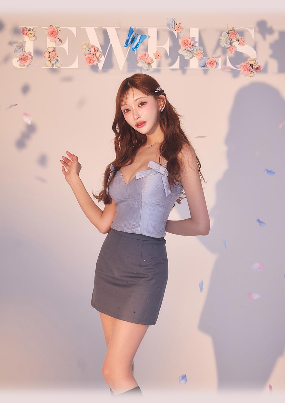 明日花キララちゃん着用 リボンバイカラーセットアップドレス1